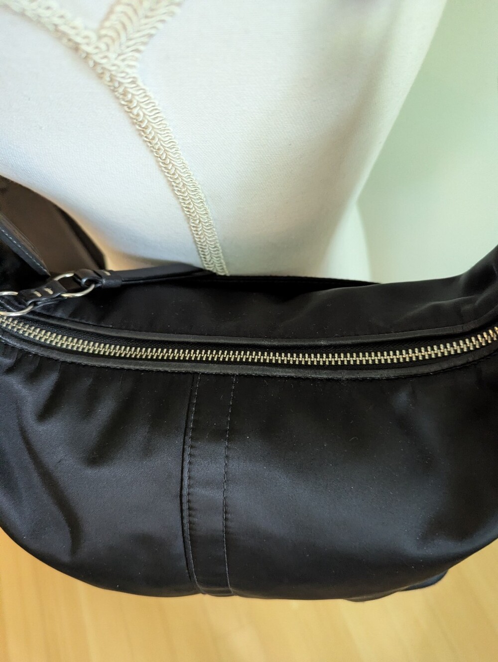 Vintage Y2K Coach Hampton Weekender Black Sateen Hobo Shoulder Bag Leather Strap - Picture 9 of 15